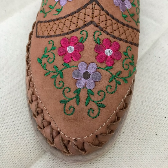 Handmade Embroidered Sandals - Picture 6 of 8